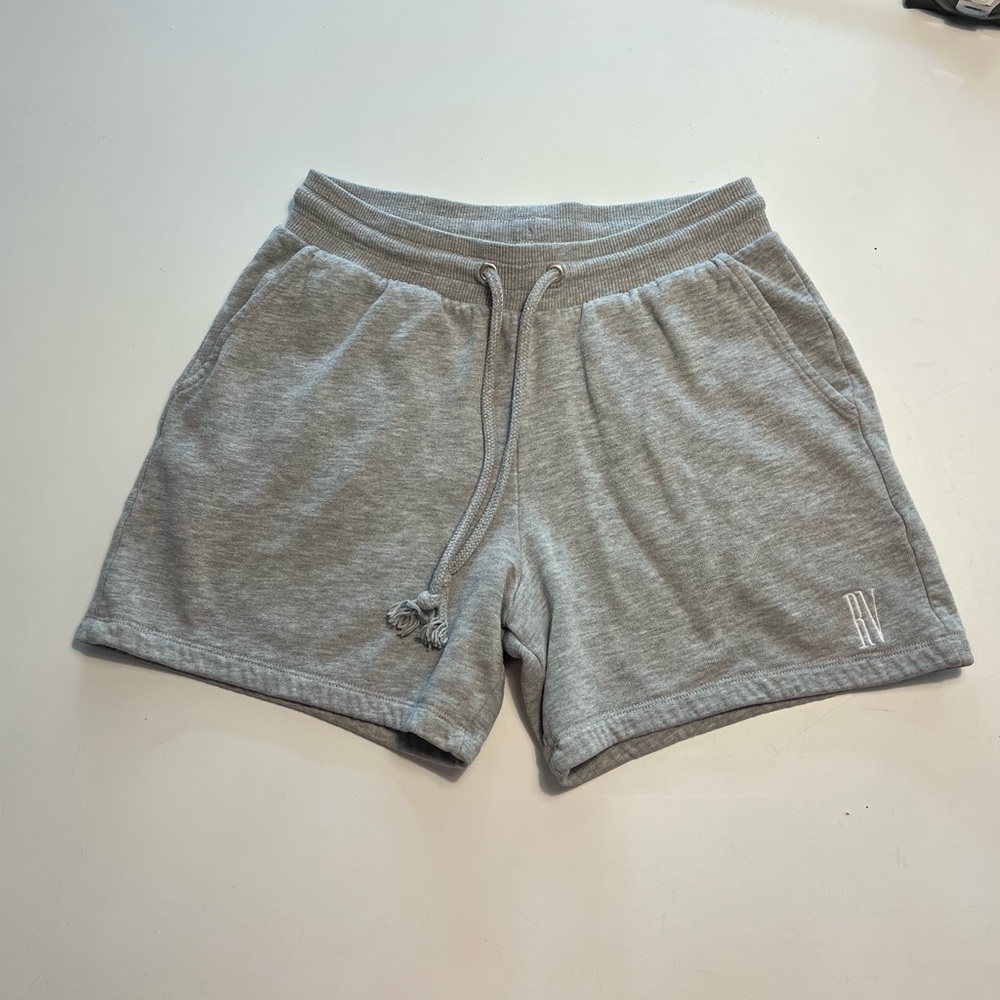 Reclaimed Vintage Unisex Sweat-Shorts in Heather Grey